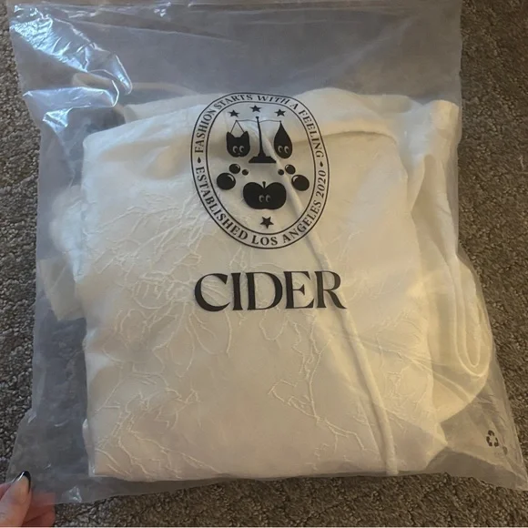 Cider Ivory Jacquard Halter V-Neck Midi Dress - Picture 9 of 15